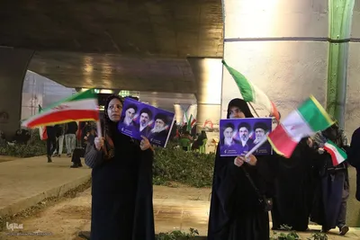 شیراز ایستاده در پای کار انقلاب اسلامی