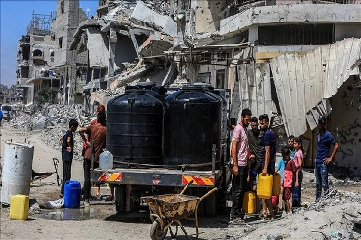 UNRWA Highlights Exhausting Routine for Gaza People to Get Drinking Water  