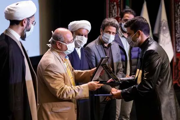دیوان حافظ آیینی‌ترین شعر است/ از ابعاد شخصیتی حضرت معصومه(س) غافل مانده‌ایم