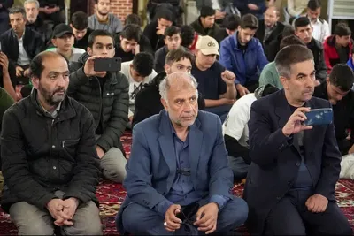 حضور استاندار آذربایجان شرقی در جمع نمازگزاران مسجد سیدحمزه