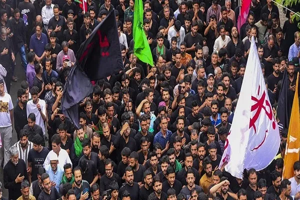 برپایی مراسم راهپیمایی محرم در کشمیر