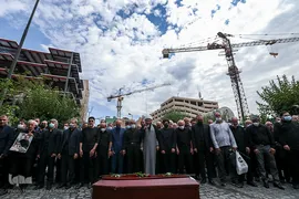 تشییع پیکر هنرمند انقلابی حبیب الله صادقی