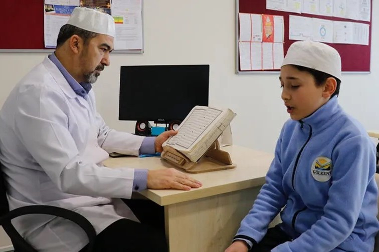 Kocaeli'de 11 yaşındaki Hasan 2,5 ayda hafız oldu