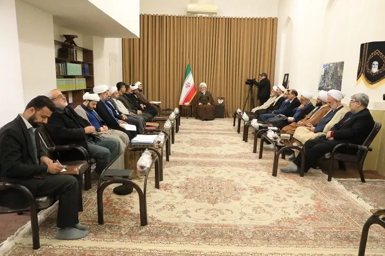 جامعه‌ آشنا با فرهنگ قرآنی از انحرافات مصون است