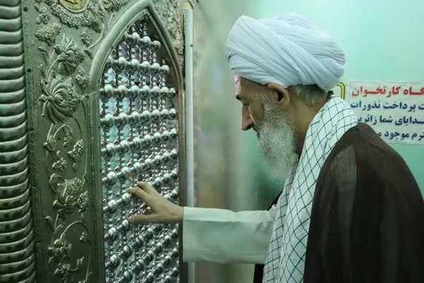 نماز ظهر عاشورا در امامزاده یحیی(ع) ساری