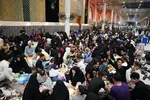 سفره‌های افطاری در جوار آستان علوی