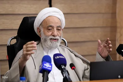 آیین رونمایی ویژه‌نامه «رایحه»، با محوریت نکوداشت حجت‌الاسلام والمسلمین محسن قرائتی