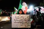 یک تکه مقوا، یک دنیا حرف؛ پلاکاردها زبان گویای میدان