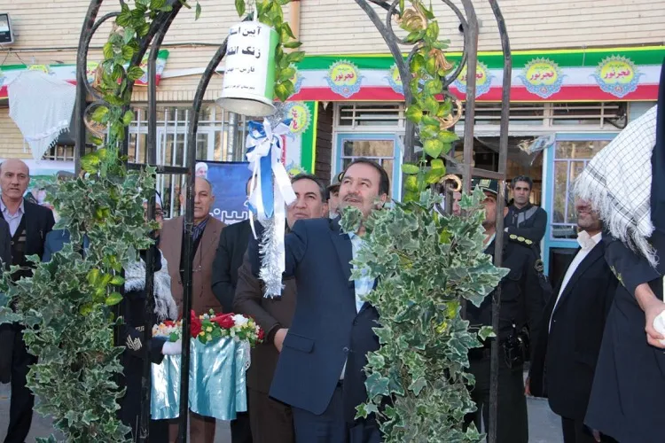 طنین زنگ انقلاب در 9 هزار مدرسه فارس
