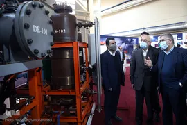 بازدید علی اکبر صالحی، قائم مقام فرهنگستان زبان و ادبیات فارسی از نمایشگاه توانمندی‌ها و دستاوردهای جهاددانشگاهی