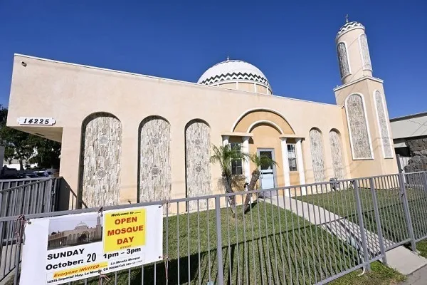 Mesquitas do sul da Califórnia abrem portas para promover entendimento e unidade inter-religiosa