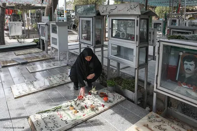 مراسم تحویل سال نو در جوار گلزار شهدای گمنام بهشت زهرا (س)