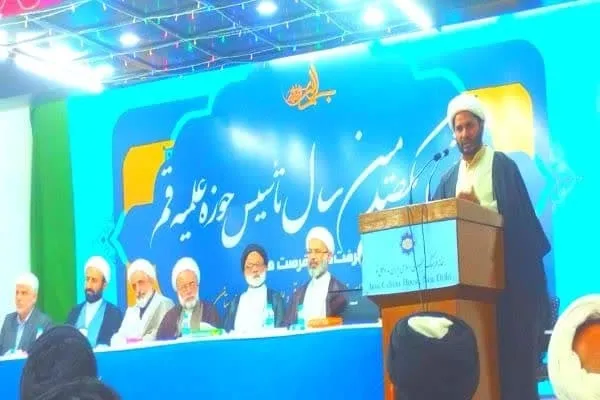 نیازمند دوره‌های فقهی و معارفی هستیم