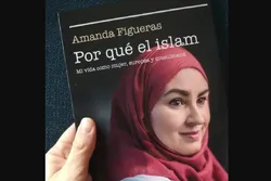 Elle se convertit en islam après avoir fait un reportage sur les musulmans