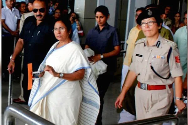 ওরা মাত্র ৩০%, একটা দিন মুসলিমদের দেবেন না : মমতা ব্যানার্জী