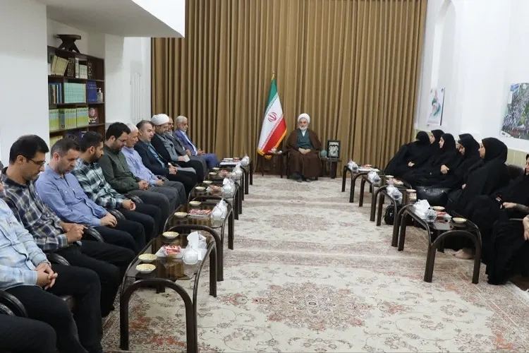مربیان مراکز ایتام الگوی تمام‌عیار نشاط و گفتمان سالم هستند