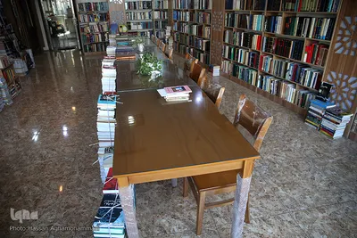 فضای خلوت و بدون مشتری یک انتشاراتی در بازار کتاب ایران