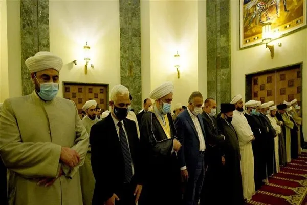 الكاظمي يدعو رجال الدين لمواجهة الطائفية بخطاب معتدل