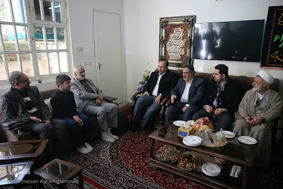 حضور کاروان قرآنی انقلاب در منزل زینب ابن علی حافظ کل قرآن و رتبه 4 کنکور سراسری رشته روانشناسی