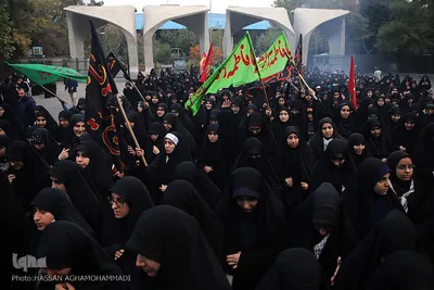دسته عزاداری دانشجویان از دانشگاه تهران تا حسینیه امام خمینی (ره)