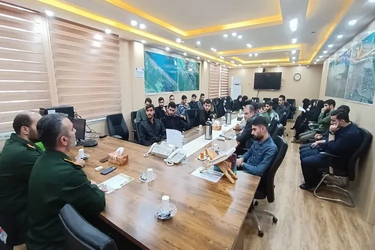 برگزاری محفل قرآنی با حضور عوامل برنامه محفل در بندرانزلی