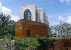 Une mosquée en forme de bateau en Indonésie