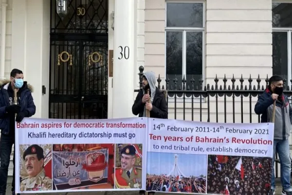 Londra'daki Bahreyn büyükelçiliği önünde El Halife karşıtı gösteri düzenlendi