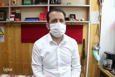 من ماسک می‌زنم