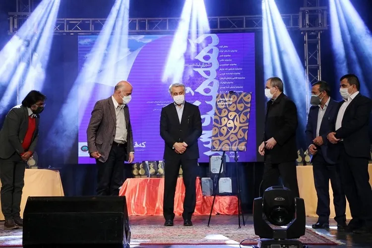 پایان جشنواره‌های هنری فارس با رونمایی از پوستر جشنواره خوشنویسی آیات