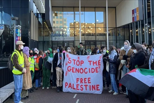 جامعة أمستردام تغلق أبوابها أمام تظاهرة داعمة لفلسطين