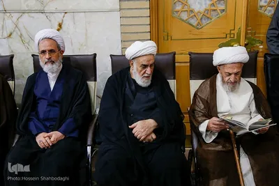 Trauerakt zum Gedenken an Märtyrer Ayatollah Raisi und seine Gefährte