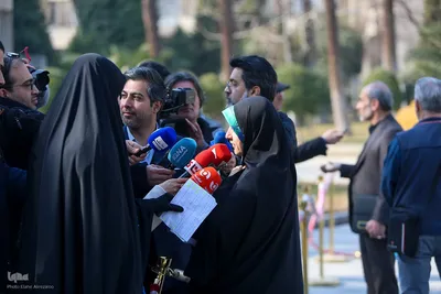 اعضای هیأت دولت در جمع خبرنگاران