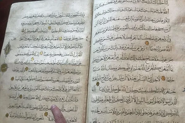 Turchia: antico manoscritto coranico recuperato da contrabbandieri
