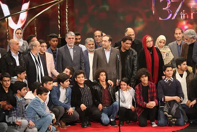 عوامل فیلم ۲۳ سه نفر در اختتامیه سی‌وهفتمین جشنواره فیلم فجر