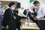 حضور نماینده ولی فقیه در خراسان‌جنوبی پای صندوق رأی