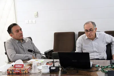 نشست خبری دریجانی مدیرکل بیه سلامت استان یزد وتجلیل از خبرنگاران