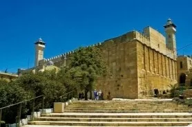 الإحتلال يعتدي على الحرم الابراهيمي بالخليل