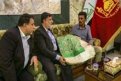 Hindistanın müdafiə naziri İmam Hüseynin (ə) hərəminə hədiyyə göndərdi