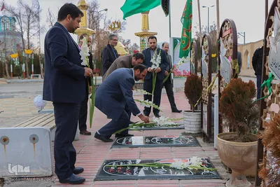 تجدید میثاق سرپرست جهاددانشگاهی استان مرکزی با شهدا/عکاس:طاها نظیری