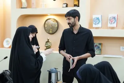 کارگاه دو روزه طراحی پوستر با عنوان «نقش عشق»