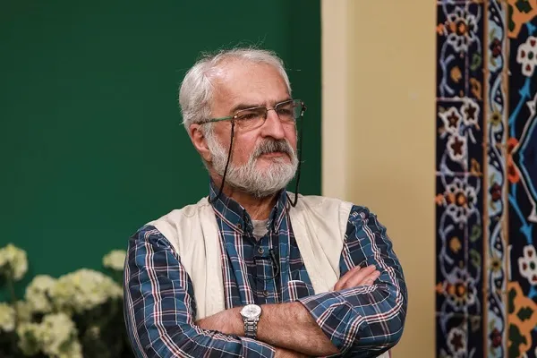 نیکخواه آزاد: جای تفکر سودآوری کتابخانه‌ها کتابخوانی را تسهیل کنیم + صوت