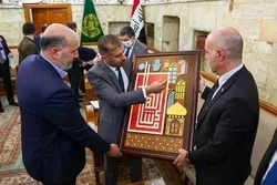 Türkiyənin İraqdakı yeni səfiri İmam Əlinin (ə) hərəmini ziyarət etdi