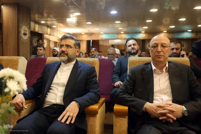 محمدعلی زلفی‌گل وزیر علوم و محمدمهدی اسماعیلی وزیر فرهنگ و ارشاد اسلامی در مراسم گرامیداشت یاد استاد کریم مجتهدی به نام یک عمر معلم