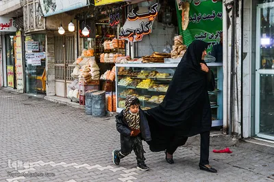 مادران در هنگام تعطیلات و بیماری هم مرخصی ندارند و هرجای دنیا که باشند باز هم مراقب فرزندان و احتیاجات آن‌ هستند.