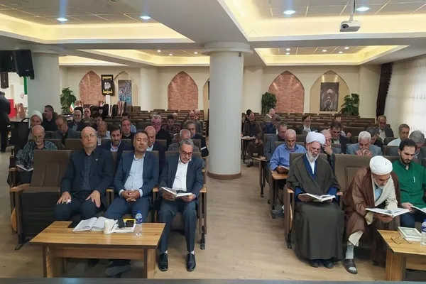 جلسه تفسیر قرآن ویژه مدیران اجرایی آذربایجان‌شرقی