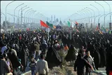 فیلم | خدمات‌رسانی خادمان موکب اعظم امام خامنه‌ای به زائران اربعین
