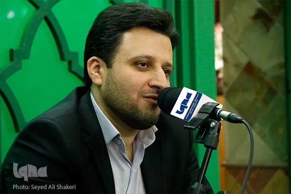 تضاد در کلام و رفتار مسئولان باعث دلسردی می‌شود