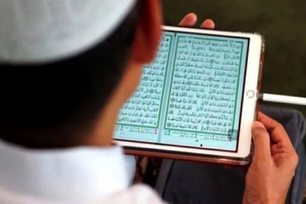 المقرأة الإلكترونية الجزائرية تستقطب الآلاف من الراغبين في حفظ القرآن