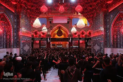 حرم مطهر و نورانی حضرت اباعبدالله الحسین‌(ع) در روز اربعین