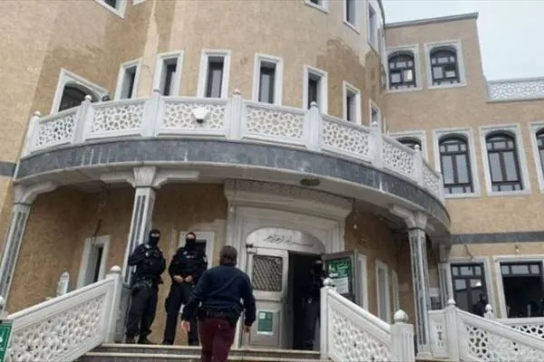 ألمانيا..مسلمون ينتقدون دخول الشرطة مسجداً بالأحذية